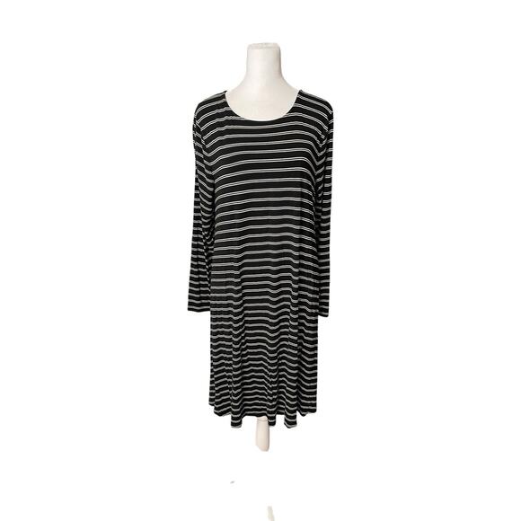 Old Navy Large Swing Dress Knit Long Sleeve Black Striped Rayon Stretch - Picture 1 of 7